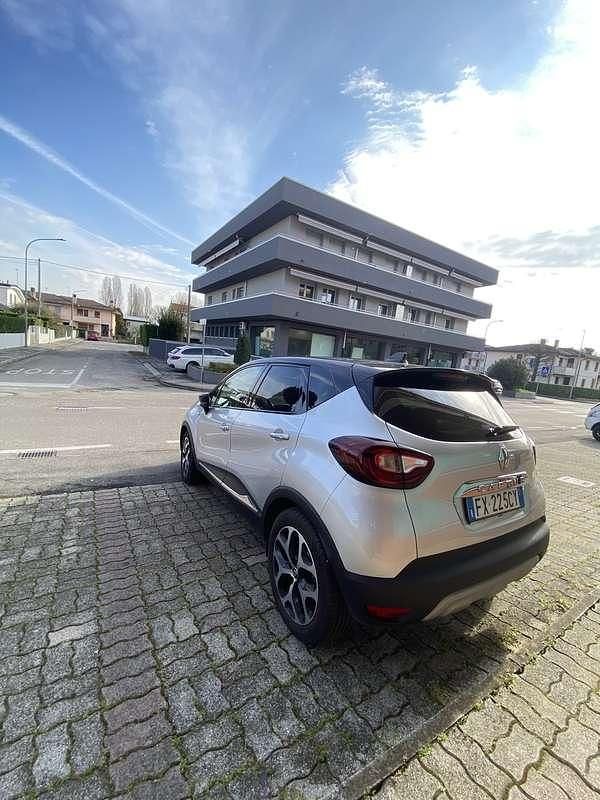 Usata Renault Captur 90 CV (66 kW) 2018 Grigio SUV