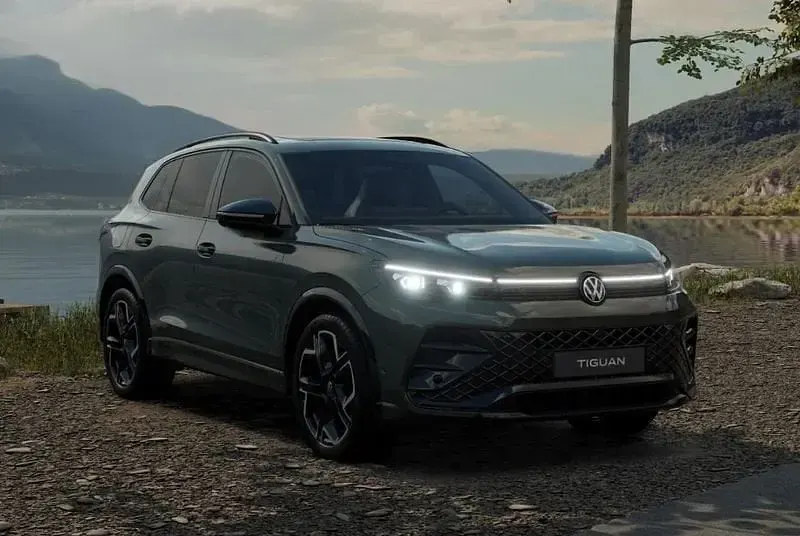 Nuova VW Tiguan R-line Plus 150 CV (110 kW) 2026 Verde SUV