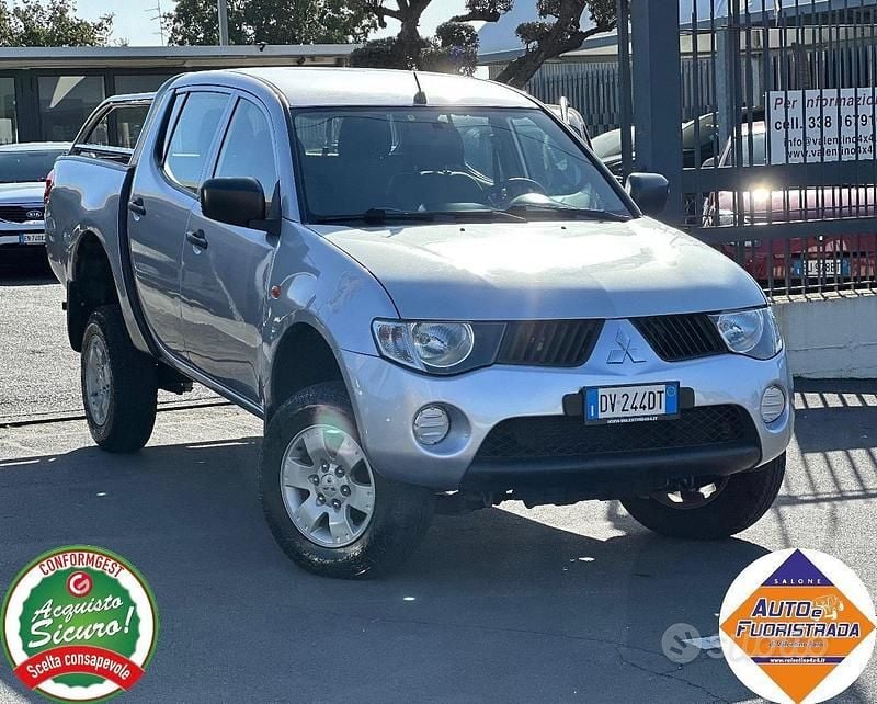 Usata Mitsubishi L200 Invite 136 CV (100 kW) 2009 Grigio Pick-up
