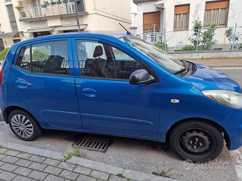 Usata Hyundai i10 69 CV (50 kW) 2011 Blu Utilitaria
