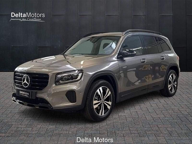 Grigio Nuova 2025 Mercedes GLB200 SUV | 47.515 € (Ottimo prezzo) - Immagine 1/4