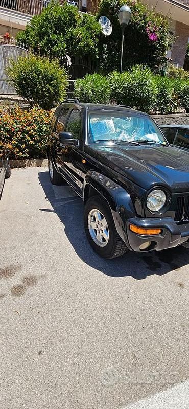 Usata Jeep Cherokee 2002 Nero SUV