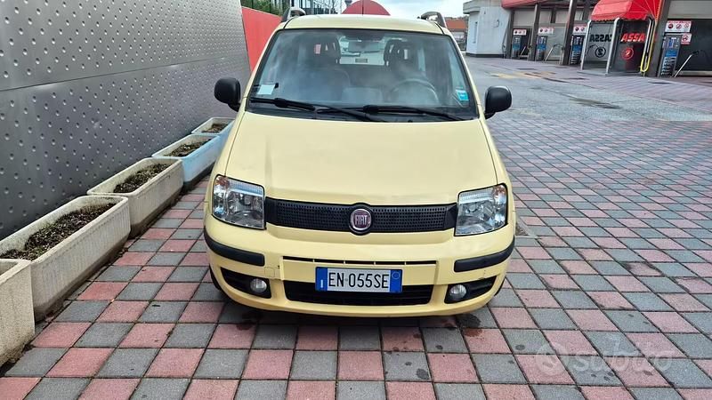 Usata Fiat Panda Dynamic 60 CV (44 kW) 2012 Giallo Utilitaria