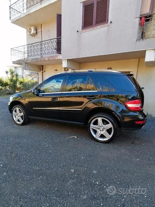 Usata Mercedes ML350 Premium 211 CV (155 kW) 2009 Nero SUV