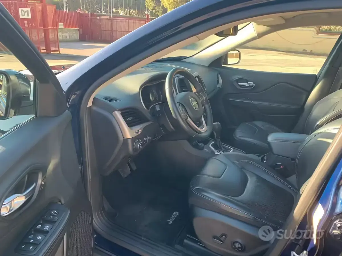 Second-hand Jeep Cherokee 170 CP (125 kW) 2015 SUV