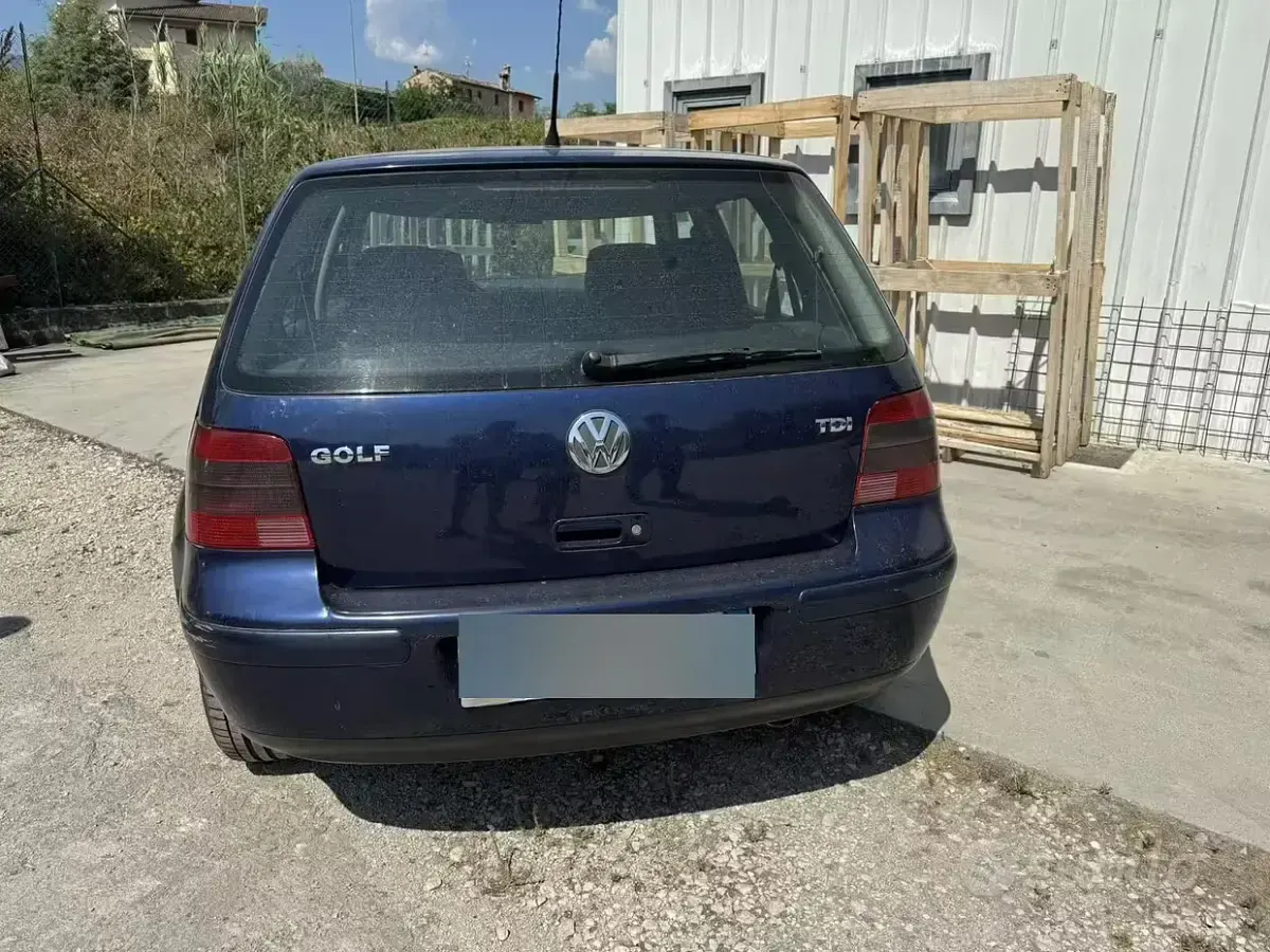 Usata VW Golf IV 90 CV (66 kW) 2001 Bluazzurro Berlina