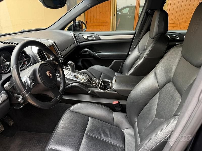 Usata Porsche Cayenne 245 CV (180 kW) 2012 Nero SUV