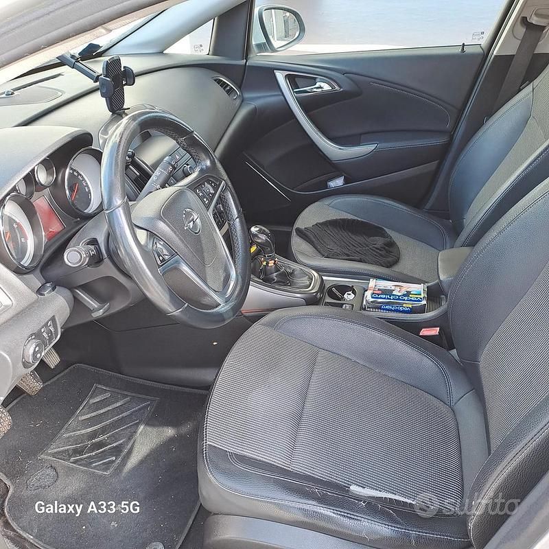 Usata Opel Astra 125 CV (91 kW) 2011 Grigio Station wagon