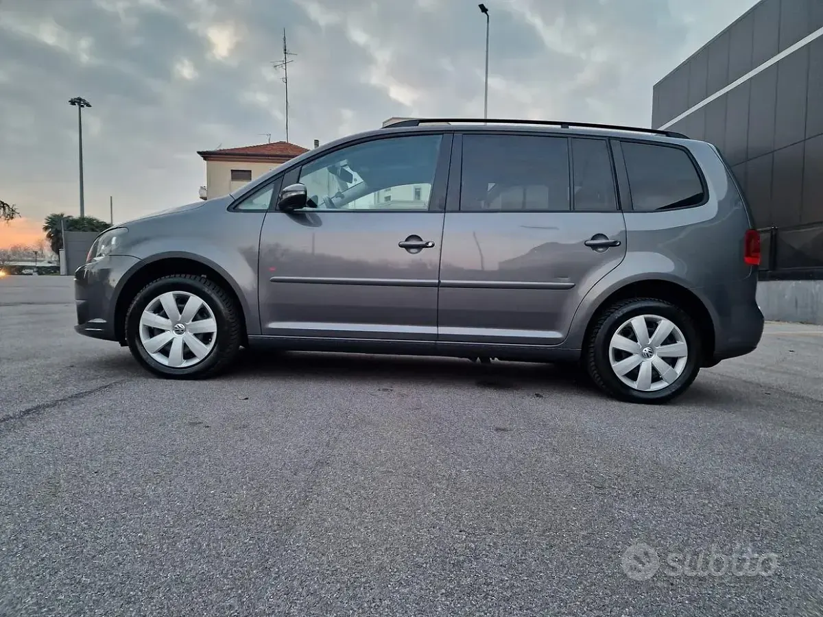 Usata VW Touran Highline 150 CV (110 kW) 2013 Grigio Monovolume