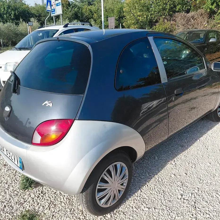 Usata Ford Ka 69 CV (50 kW) 2006 Bluazzurro Utilitaria