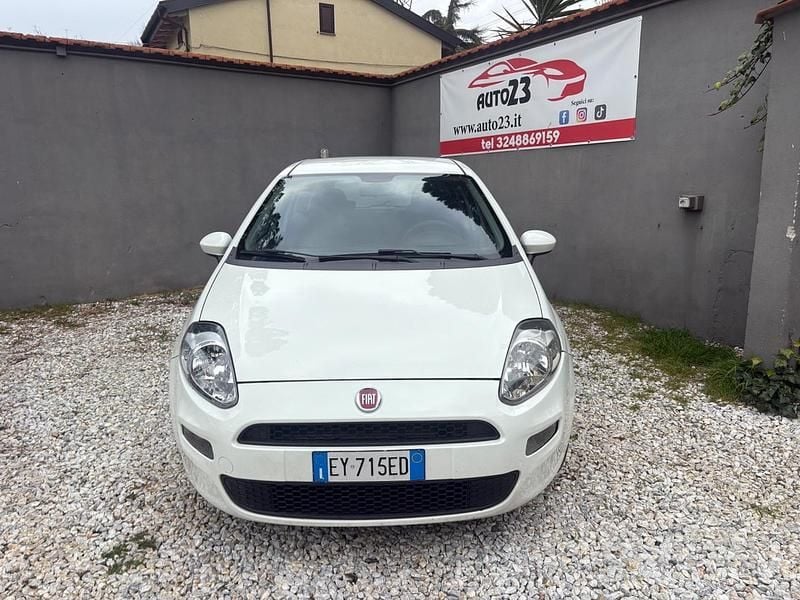 Usata Fiat Punto Street 75 CV (55 kW) 2015 Bianco Utilitaria