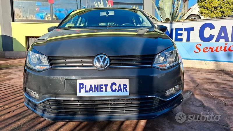 Usata VW Polo Comfortline 74 CV (54 kW) 2017 Grigio Berlina