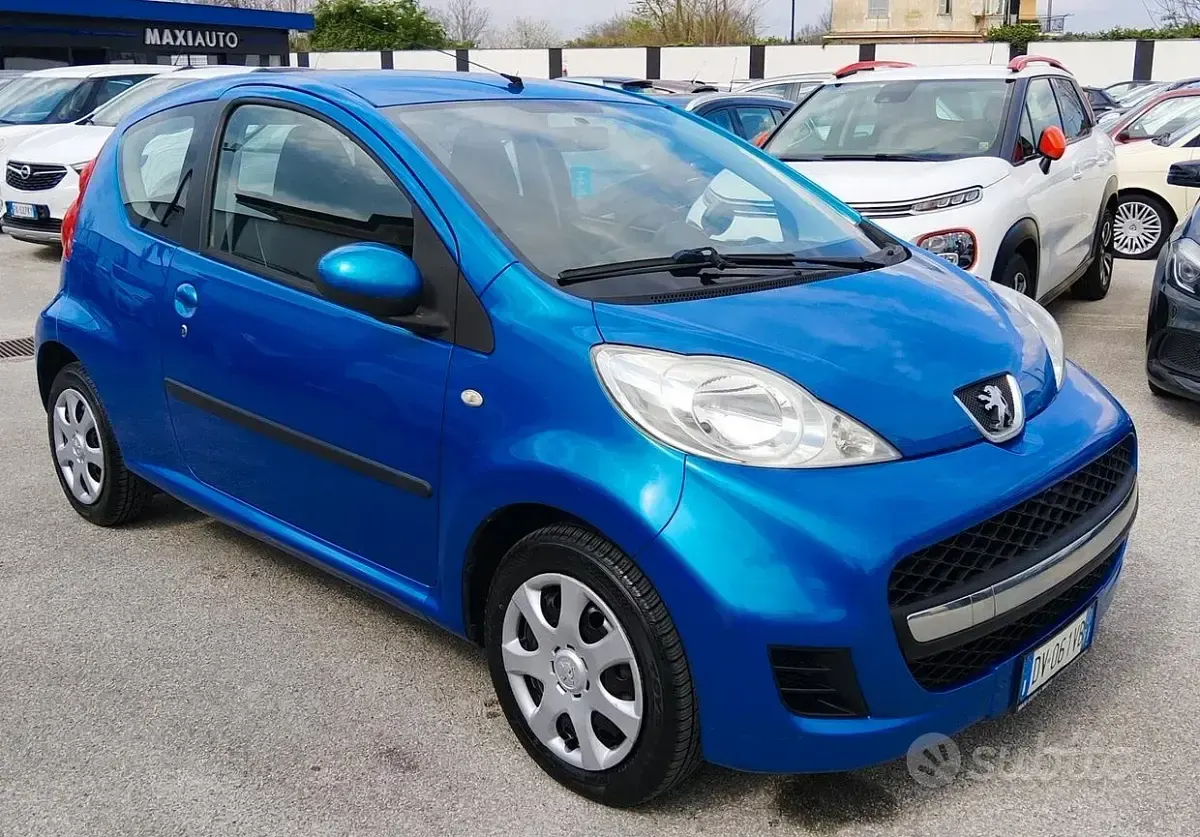 Usata Peugeot 107 68 CV (50 kW) 2009 Blu Utilitaria