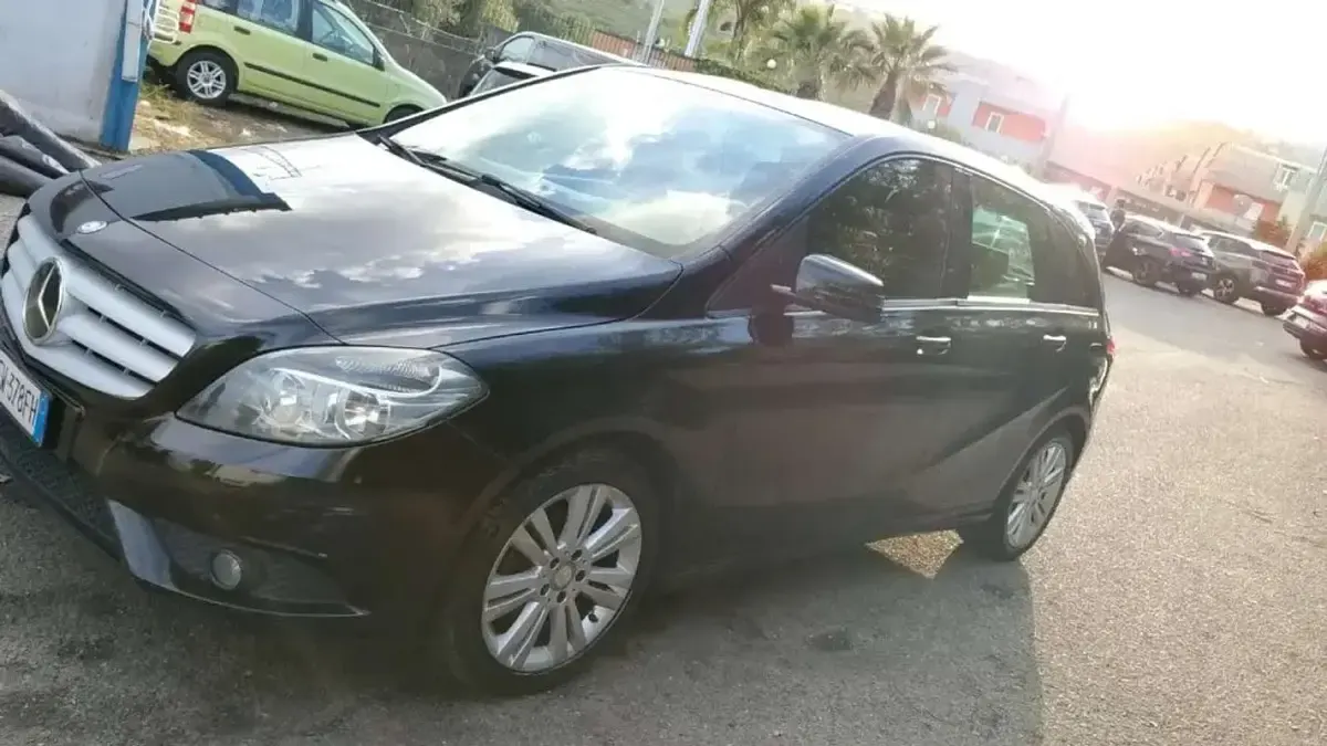 Usata Mercedes B180 Executive 109 CV (80 kW) 2014 Utilitaria