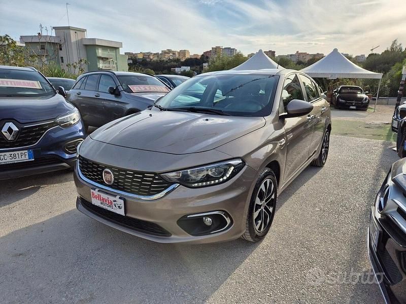 Usata Fiat Tipo Mirror 120 CV (88 kW) 2019 Oro Berlina