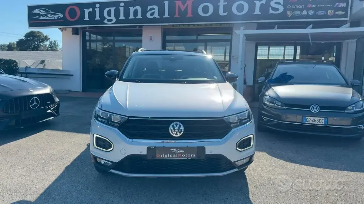 Usata VW T-Roc Style 116 CV (85 kW) 2019 Grigio SUV