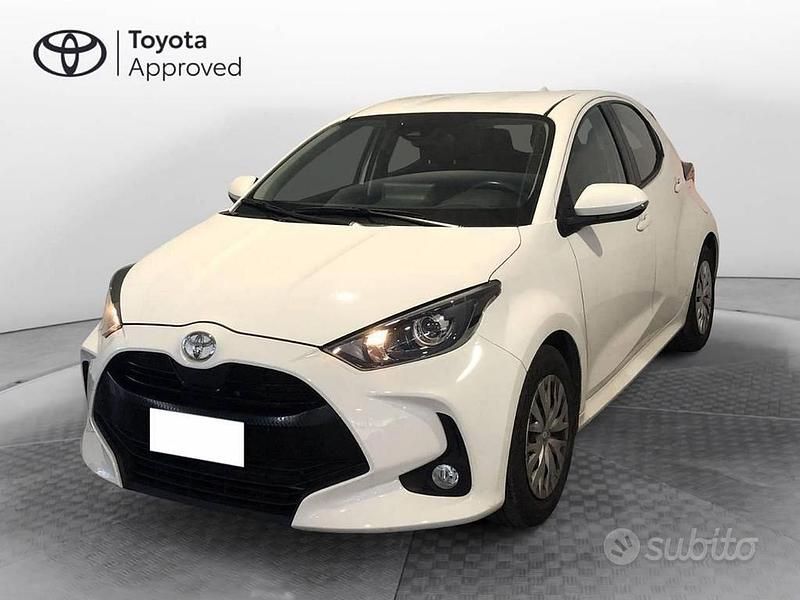 Usata Toyota Yaris Active 72 CV (52 kW) 2023 Bianco Utilitaria