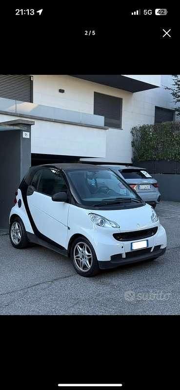Bianco Usata 2009 Smart ForTwo Coupé Pulse Due volumi | 4900 € (Buon prezzo) - Immagine 1/4