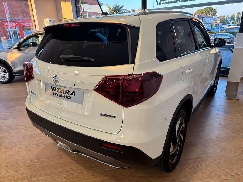 Nuova Suzuki Vitara 110 CV (80 kW) 2025 Bianco santorini SUV