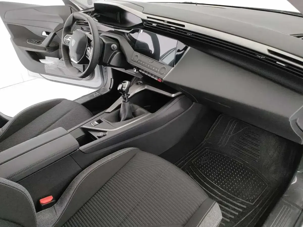Usata Peugeot 308 Active 2024 Bianco Berlina