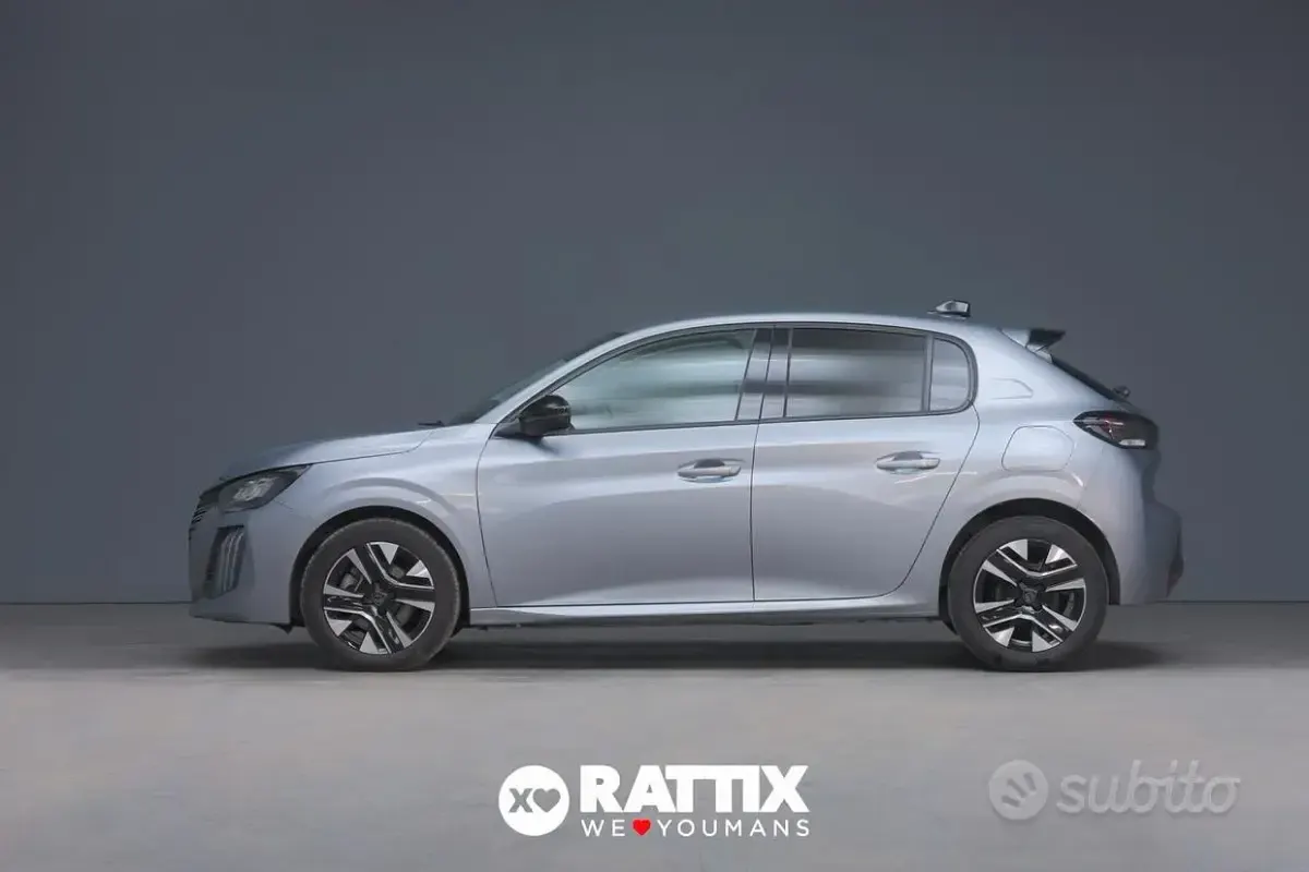 Usata Peugeot 208 Allure 101 CV (74 kW) 2025 Grigio Utilitaria