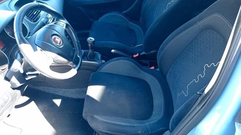 Usata Fiat Punto Street 75 CV (55 kW) 2015 Blu Utilitaria