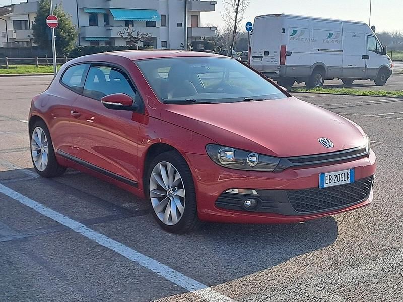 Usata VW Scirocco 122 CV (89 kW) 2010 Rosso Coupé