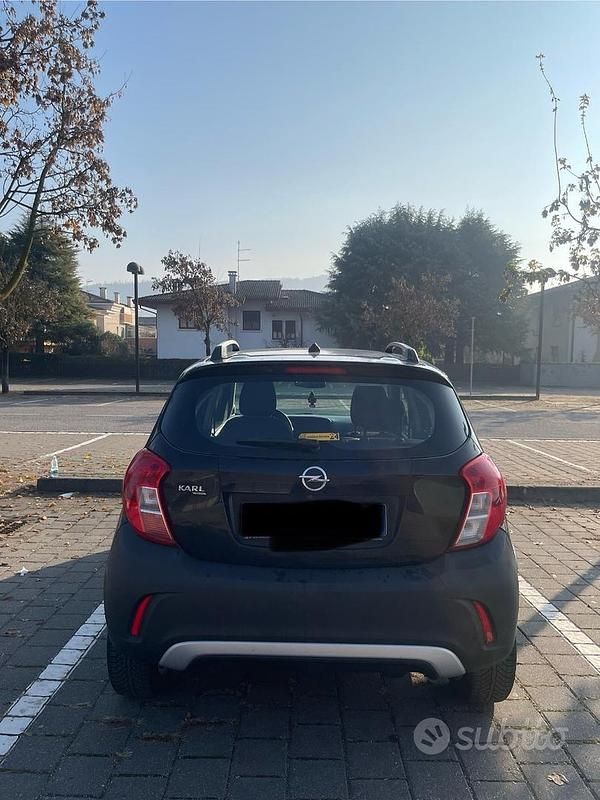 Usata Opel Karl Rocks 75 CV (55 kW) 2019 Nero Utilitaria