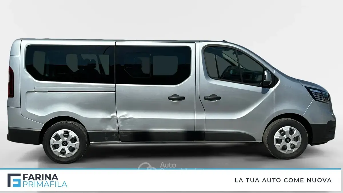 Begagnad Renault Trafic 150 HK (110 kW) 2024 Grå Minibuss