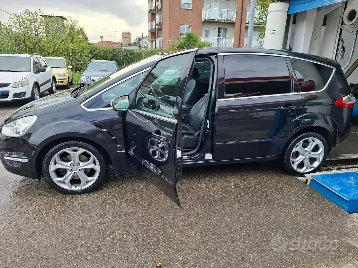 Usata Ford S-MAX S 163 CV (119 kW) 2012 Nero Monovolume