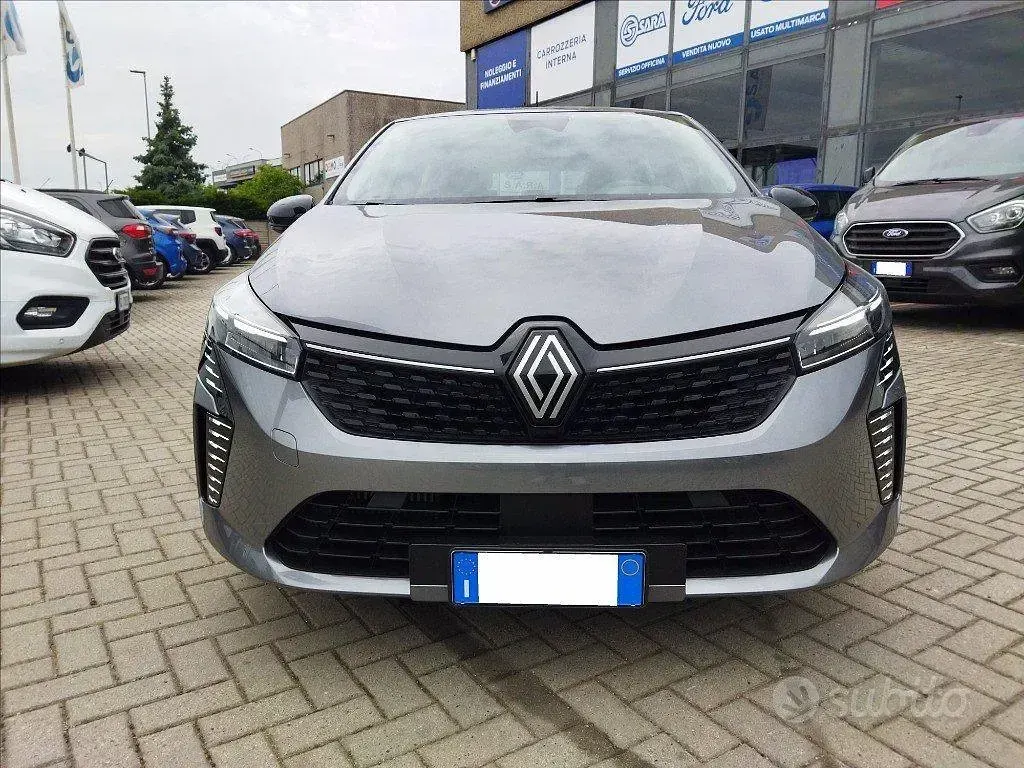 Occasion Renault Clio V Evolution 101 PK (74 kW) 2025 Grijs Sedan