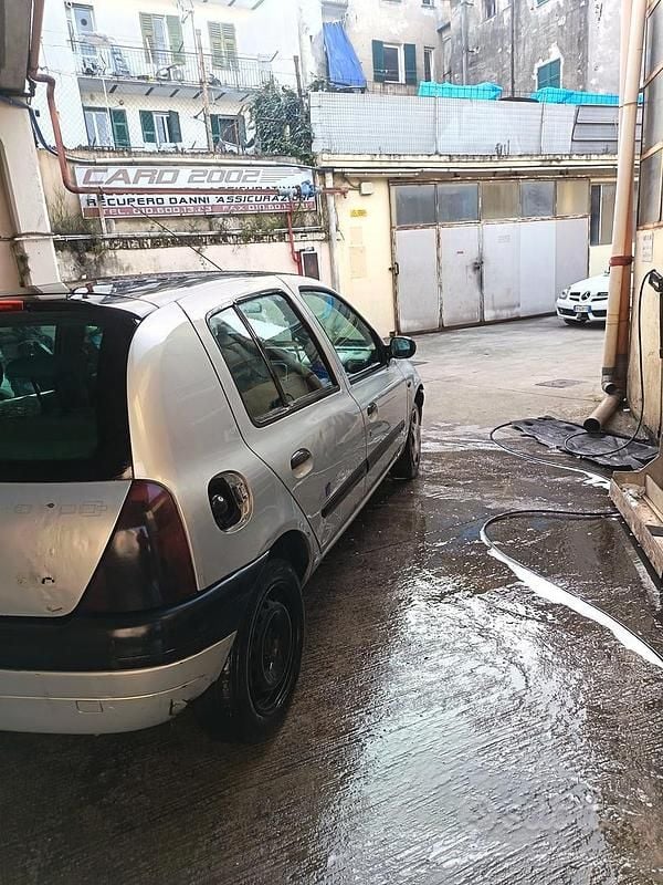 Usata Renault Clio II 2000 Berlina