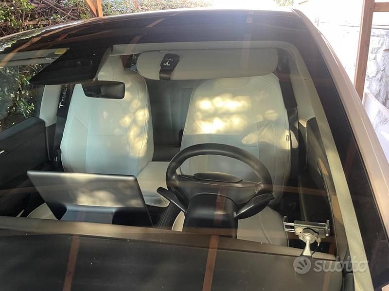 Usata Tesla Model Y 378 kW (514 CV) 2021 Bianco SUV