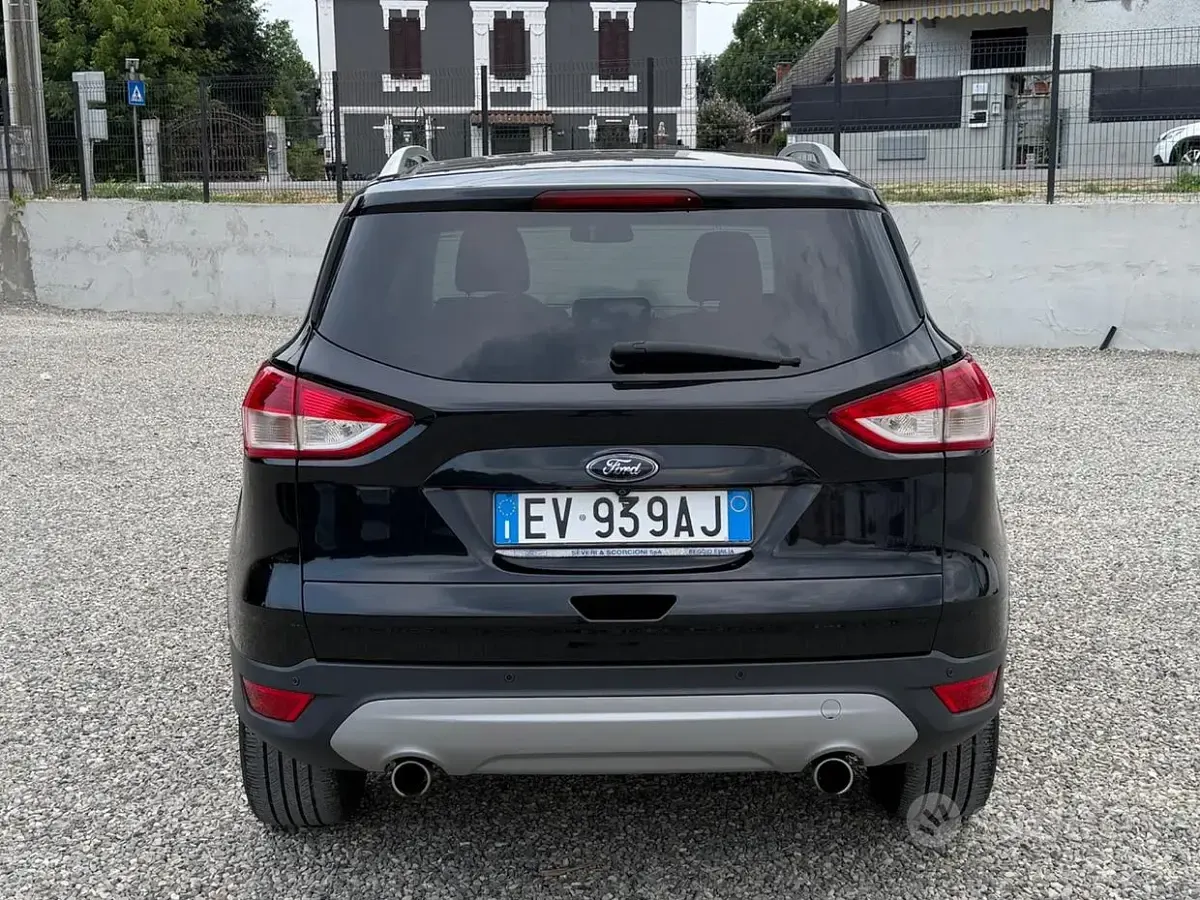 Usata Ford Kuga Titanium 140 CV (102 kW) 2014 Nero SUV