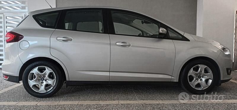 Usata Ford C-MAX S 101 CV (74 kW) 2016 Argento Monovolume