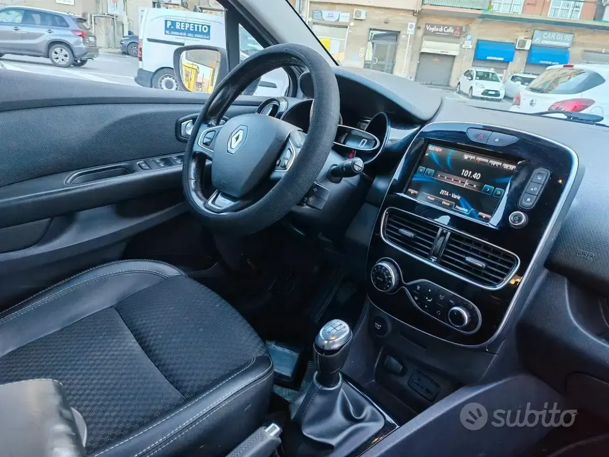 Usata Renault Clio V 90 CV (66 kW) 2019 Grigio Berlina