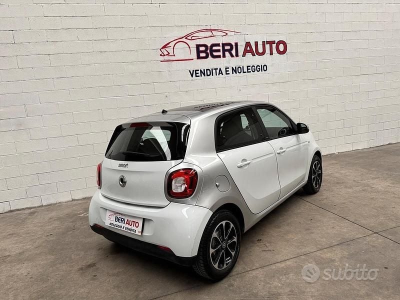 Usata Smart ForFour Prime 70 CV (51 kW) 2015 Bianco Utilitaria