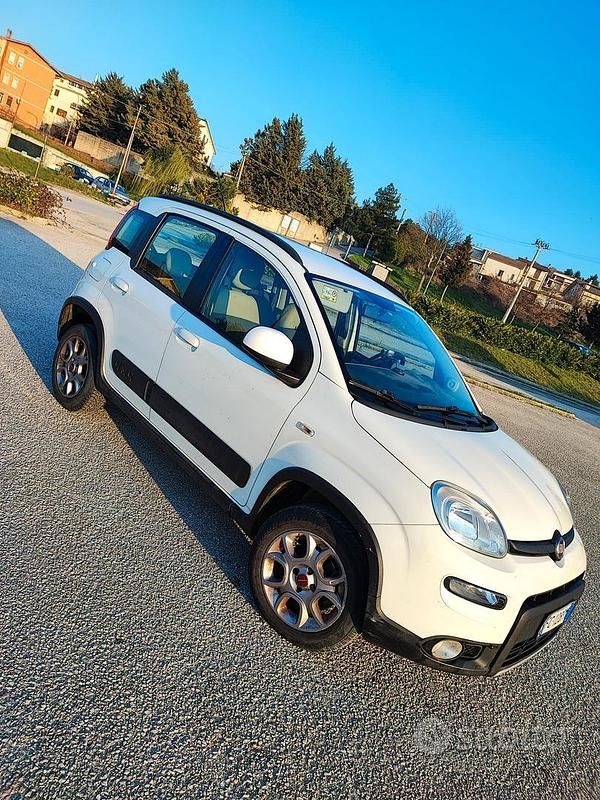 Usata Fiat Panda 4x4 95 CV (69 kW) 2016 Bianco Utilitaria