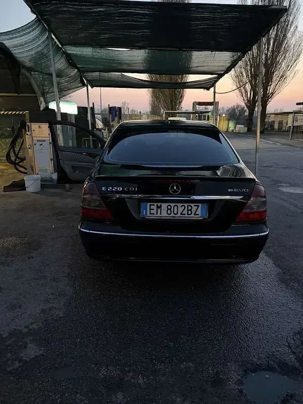 Usata Mercedes E220 Avantgarde 170 CV (125 kW) 2006 Berlina