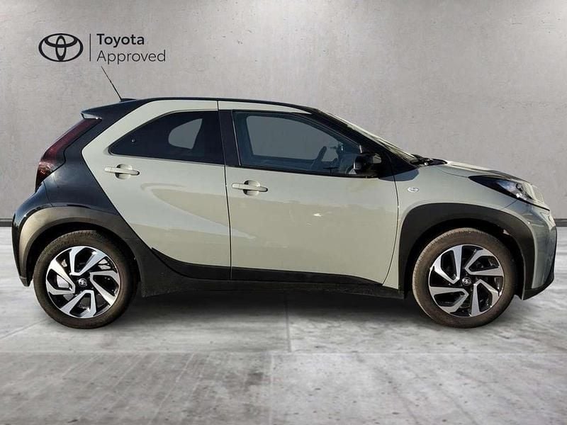 Usata Toyota Aygo X Trend 72 CV (52 kW) 2024 Grigio SUV
