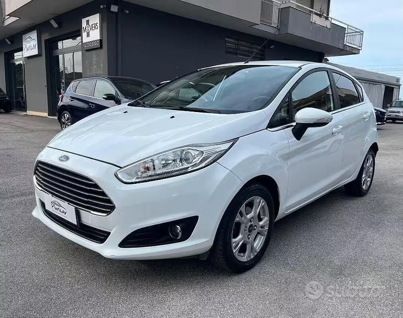 Usata Ford Fiesta Titanium 95 CV (69 kW) 2017 Bianco Berlina