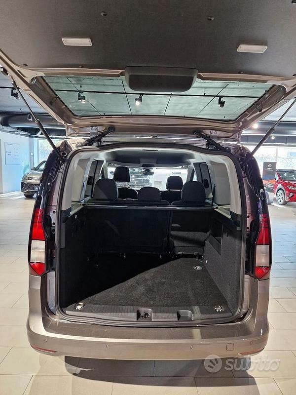 Nuova VW Caddy 102 CV (75 kW) 2025 Marrone Monovolume