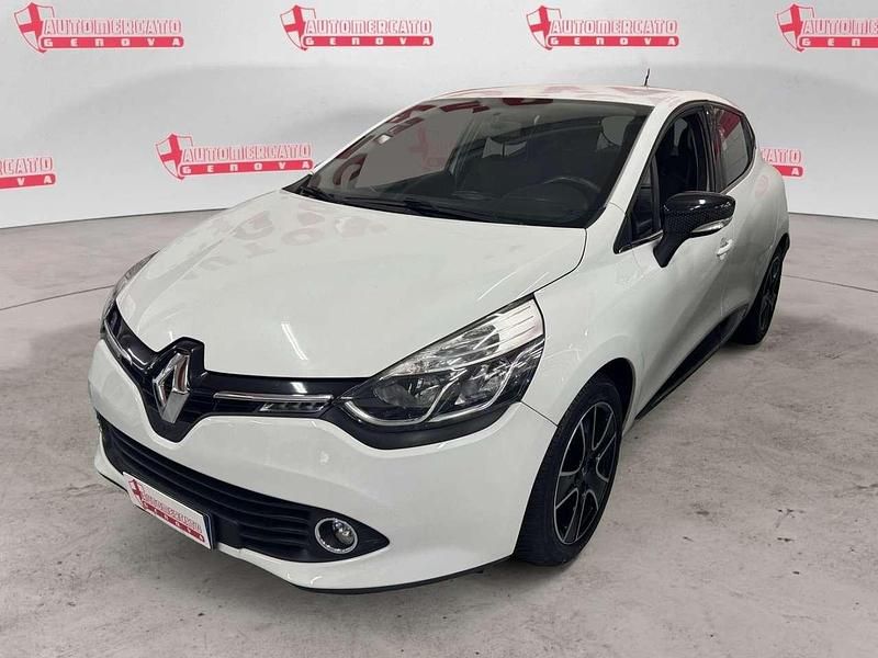 Bianco Usata 2016 Renault Clio IV Zen Tre volumi | 9600 € (Buon prezzo) - Immagine 1/4