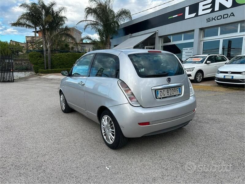 Usata Lancia Ypsilon 80 CV (58 kW) 2007 Grigio Utilitaria