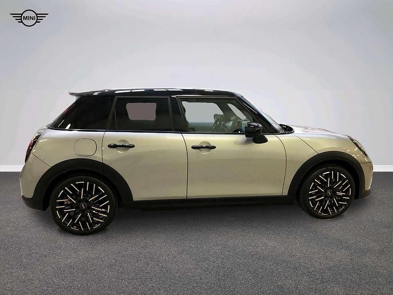 Nuova Mini Cooper Favoured 150 kW (204 CV) 2025 Grigio Utilitaria