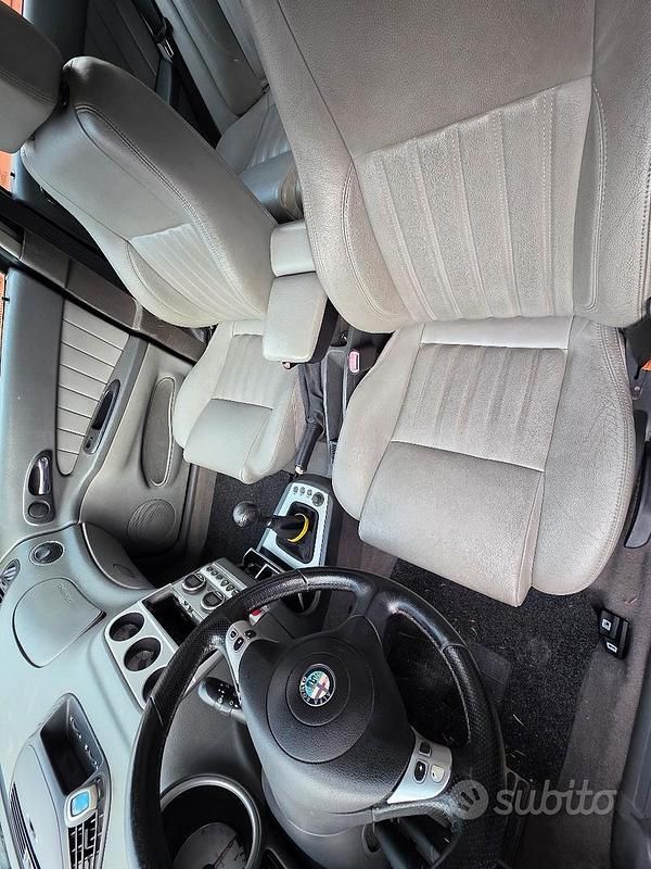 Usata Alfa Romeo 156 140 CV (102 kW) 2005 Blu Station wagon