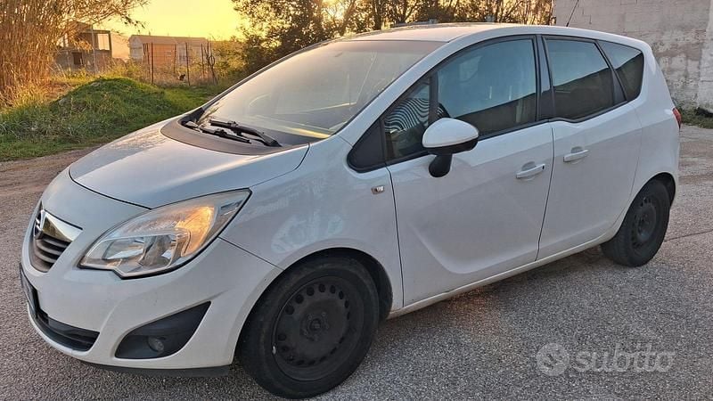 Usata Opel Meriva 75 CV (55 kW) 2012 Bianco Monovolume