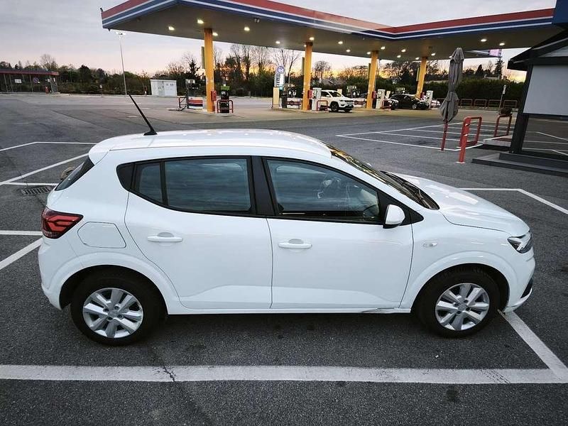 Usata Dacia Sandero Essentiel 101 CV (74 kW) 2023 Bianco Berlina