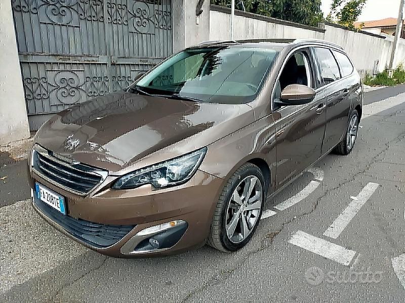 Usata Peugeot 308 150 CV (110 kW) 2015 Oro Station wagon