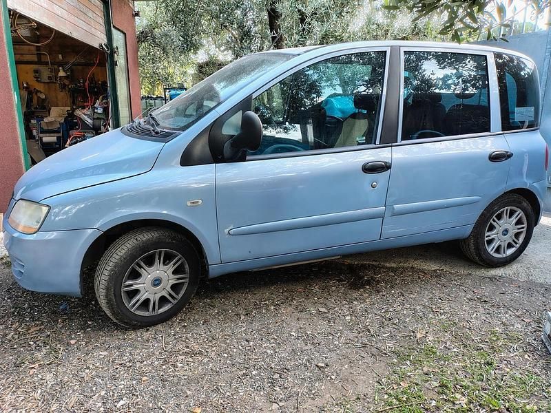 Usata Fiat Multipla 103 CV (75 kW) 2005 Blu Monovolume